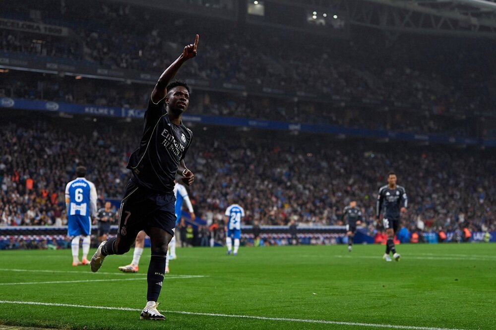 Vinicius Junior ends Arsenal speculation with new deal to 2032