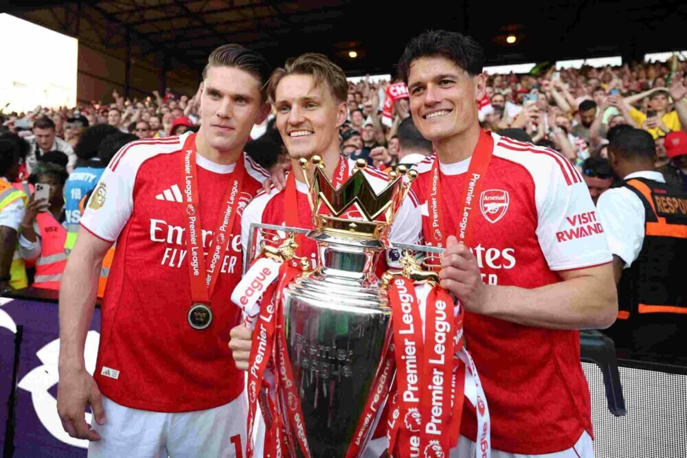 Arsenal agree deal to sell midfielder
