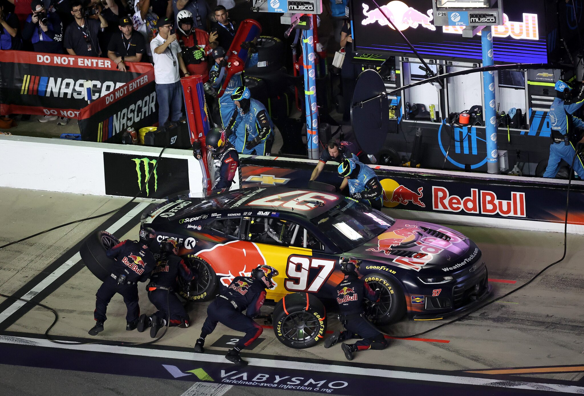 Shane van Gisbergen misses Chase with Ryan Preece victory, late pit stop