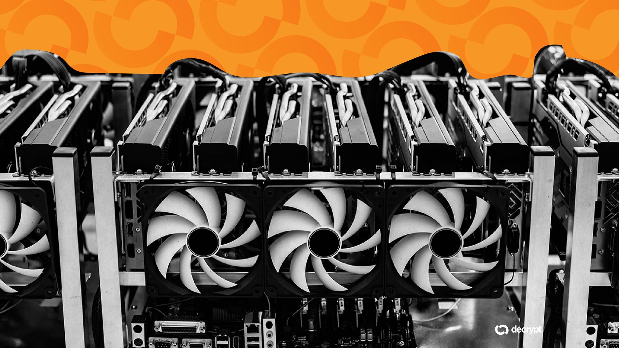 Bitcoin Miner IREN Shares Fall as AI Conversion Costs Mount