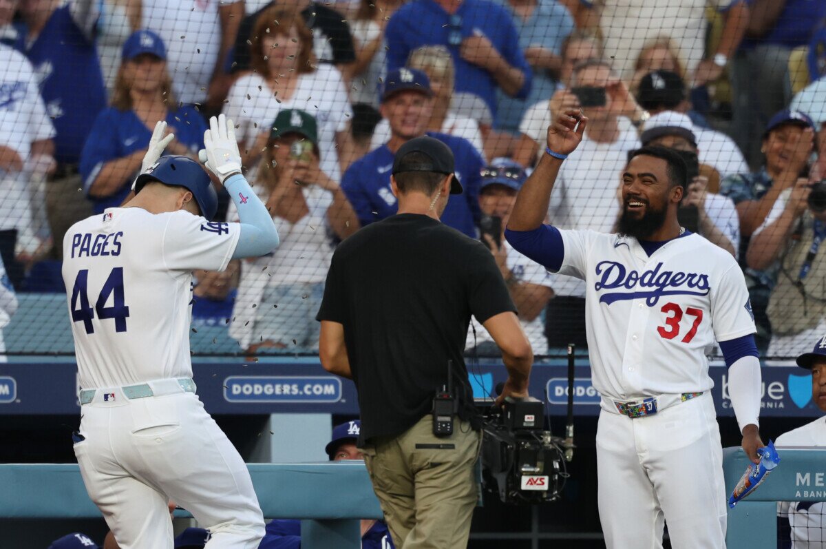 Edwin Diaz Converts Save in 1st Game Back as Dodgers Beat Mariners