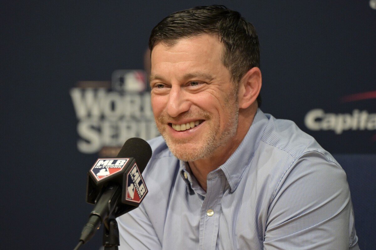 Dodgers Insider Predicts Starting Pitcher’s Departure at Deadline