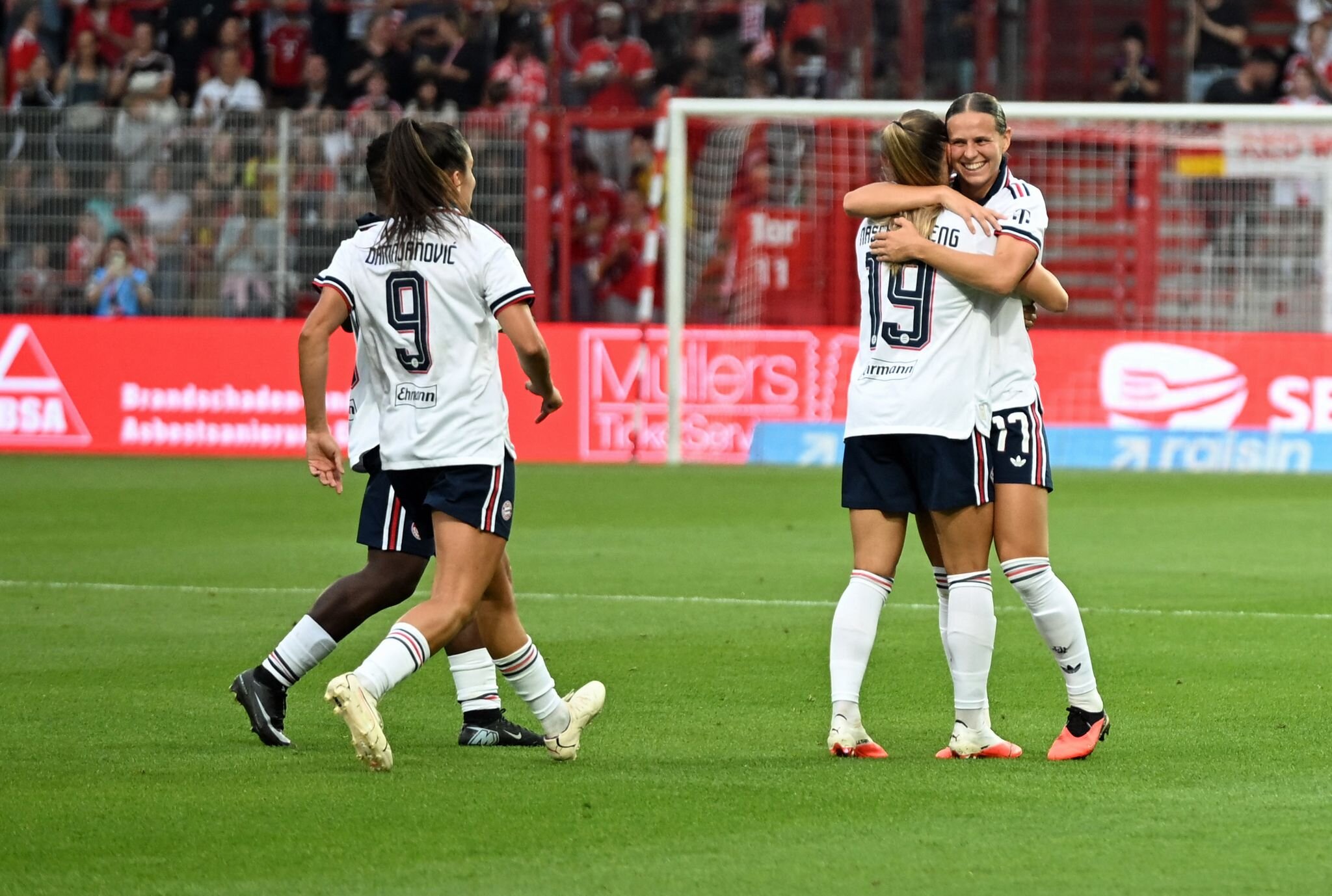 Bayern kick off women's Bundesliga season with win over Union Berlin