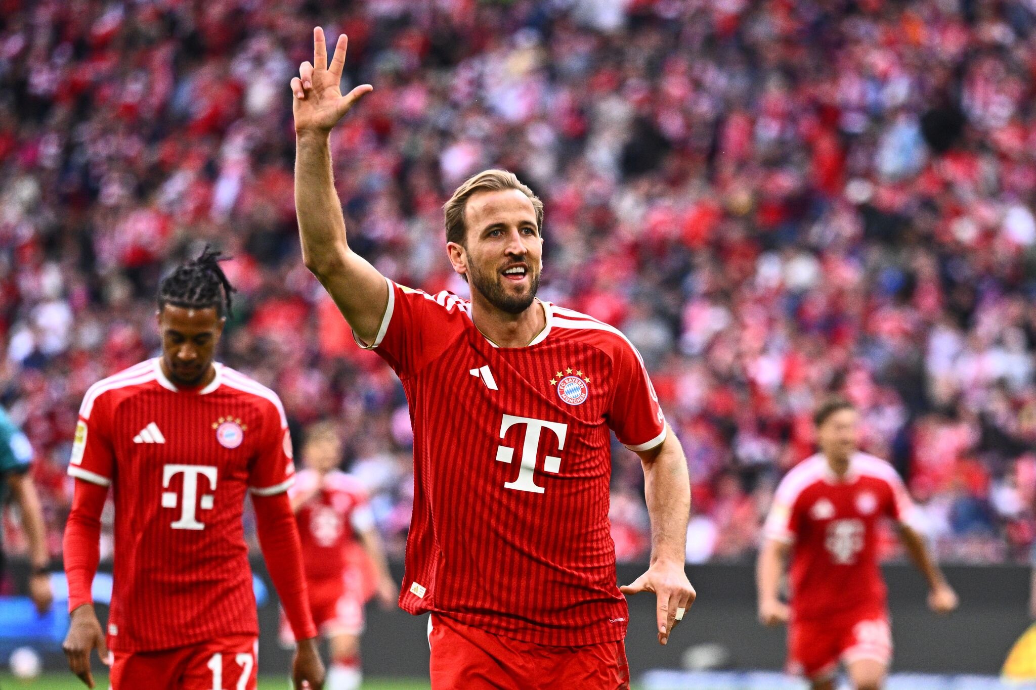 Harry Kane named men's Player of the Year in Germany