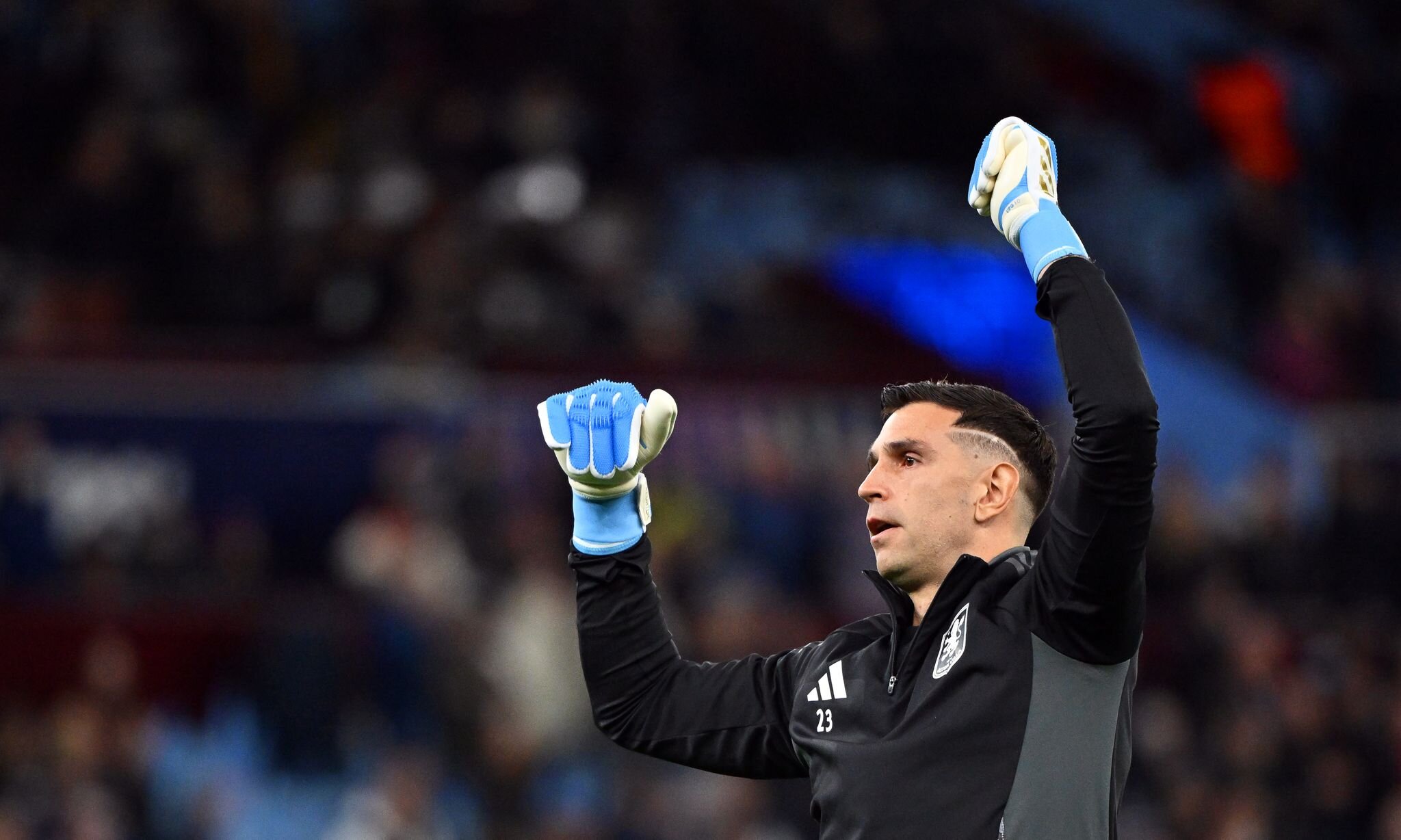 Chelsea agree deal to sign goalkeeper Emiliano Martinez