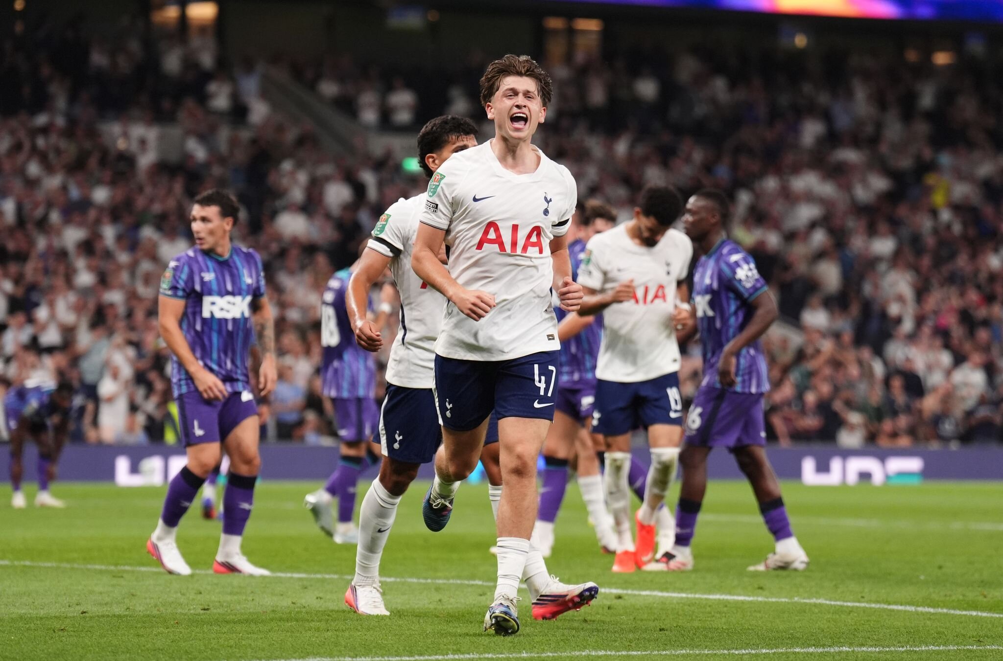 Moore heading to Cologne on loan as Spurs set for raft of departures