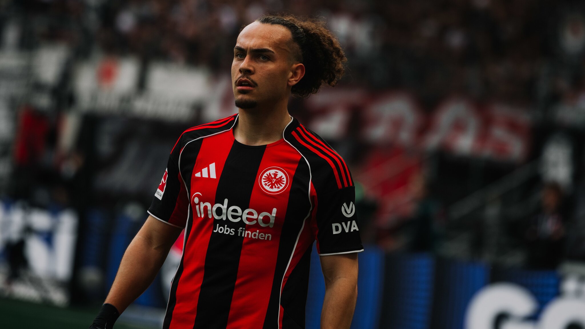 Theate leaves Eintracht