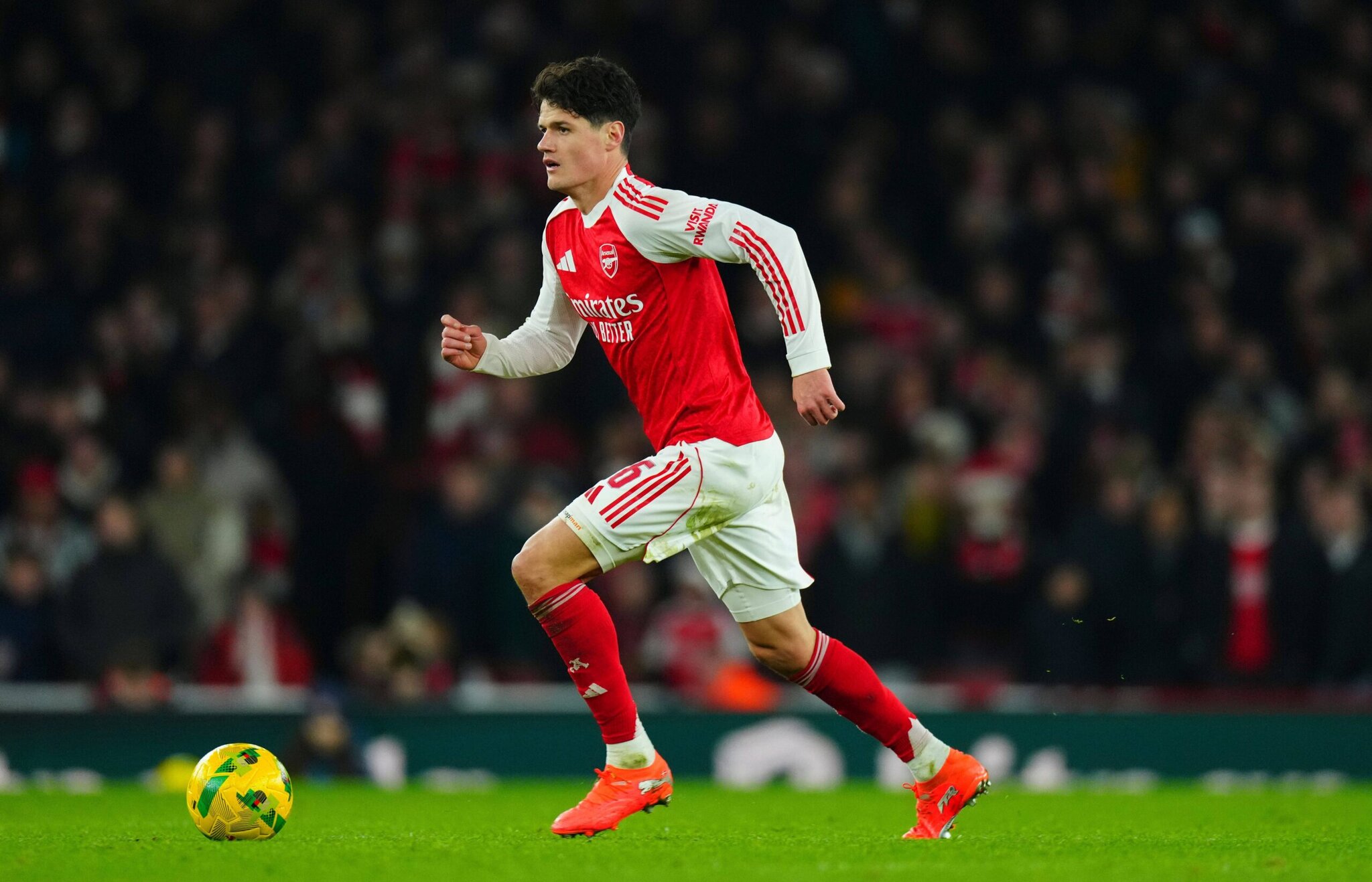 Everton complete the signing of Premier League midfielder