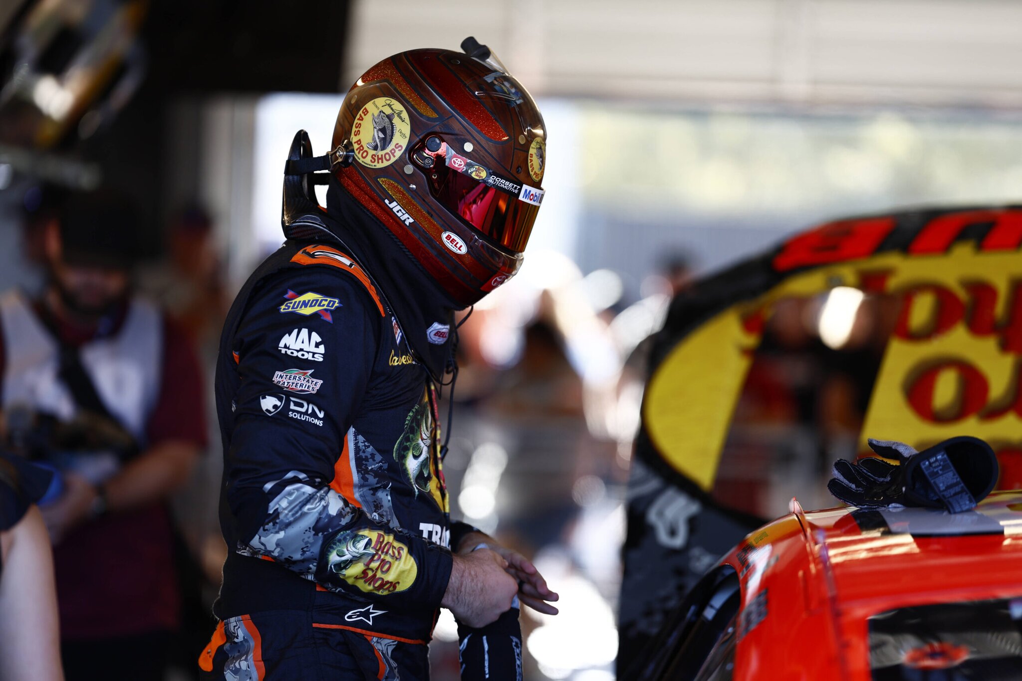 Typical Late Summer Joey Logano”: Chase Briscoe Unmasks Richmond Heartbreak Battling Lone Fight Against Ford Heavyweights