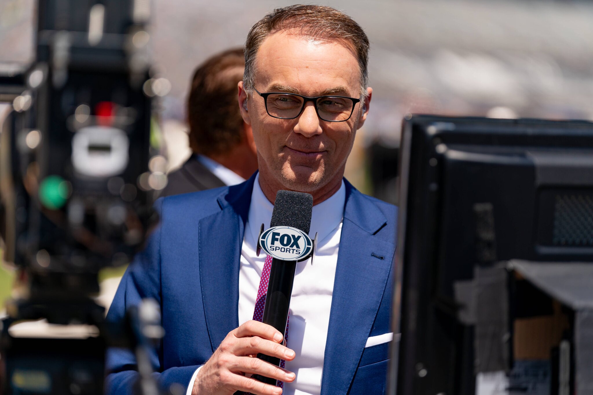 Veteran Crew Chief Uses Kevin Harvick To Call Out Team's Unjust NASCAR Driver Axing