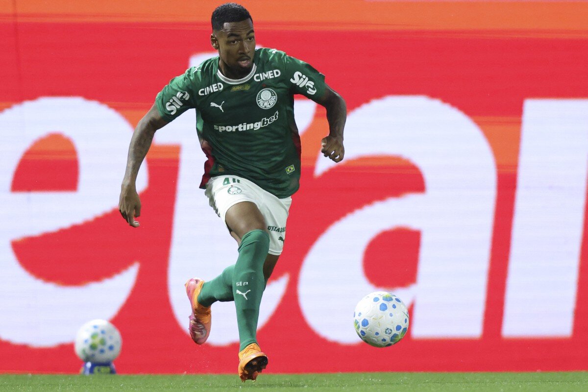 Manchester City are adding a winger that will give absolutely everything for his team