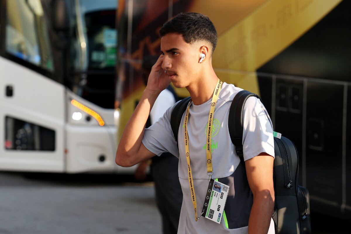 Enzo Maresca has been impressed with a young defender who looks like a Manchester City centre-back
