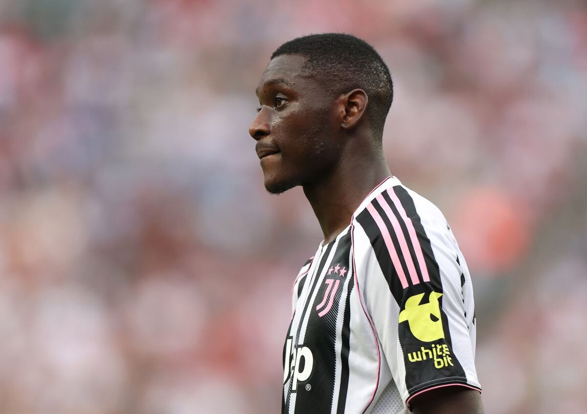 Official: Juventus complete permanent signing of Kolo Muani from PSG