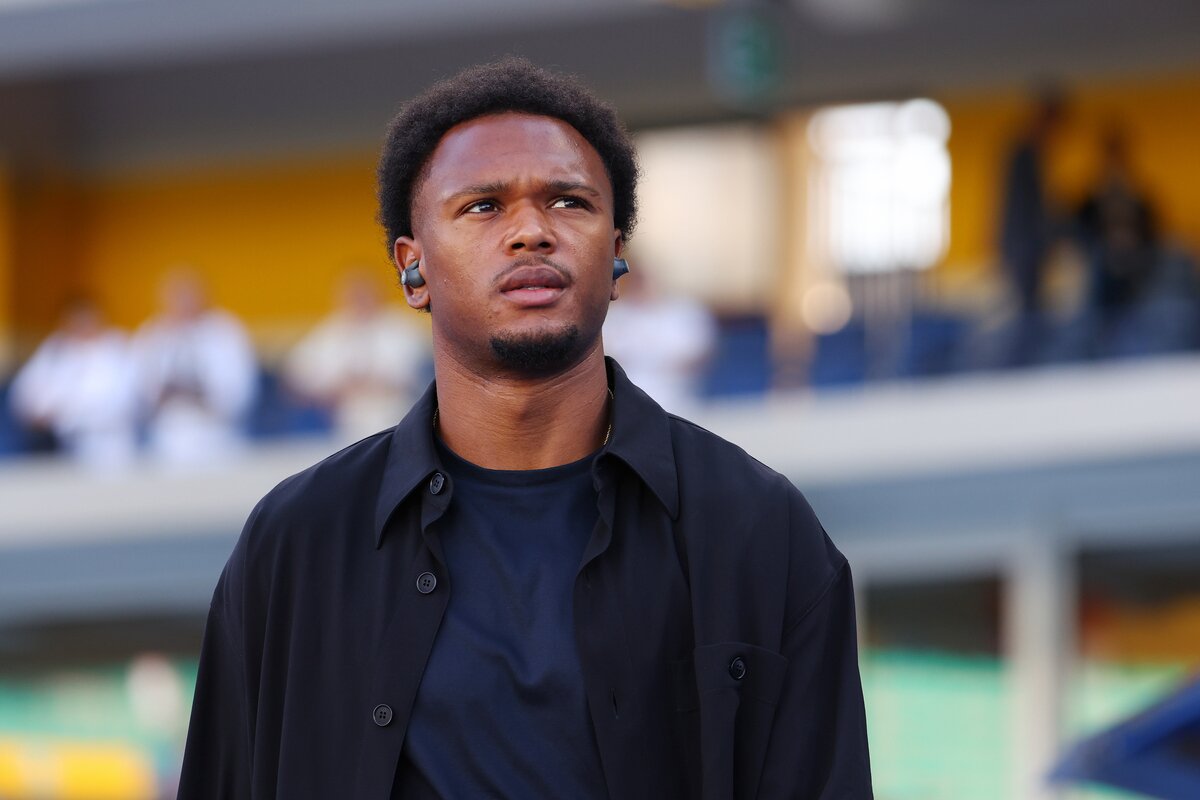 Official: Juventus loan flop Openda to Lyon, no option to buy