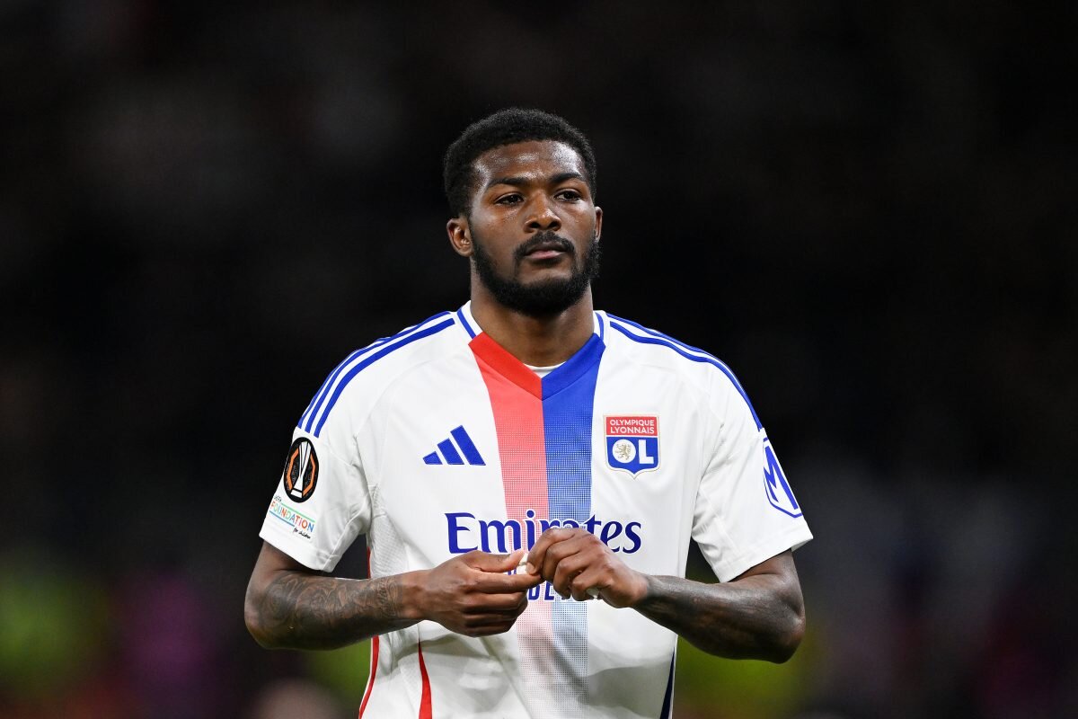 Everton agree deal to sign Ainsley Maitland-Niles from Lyon