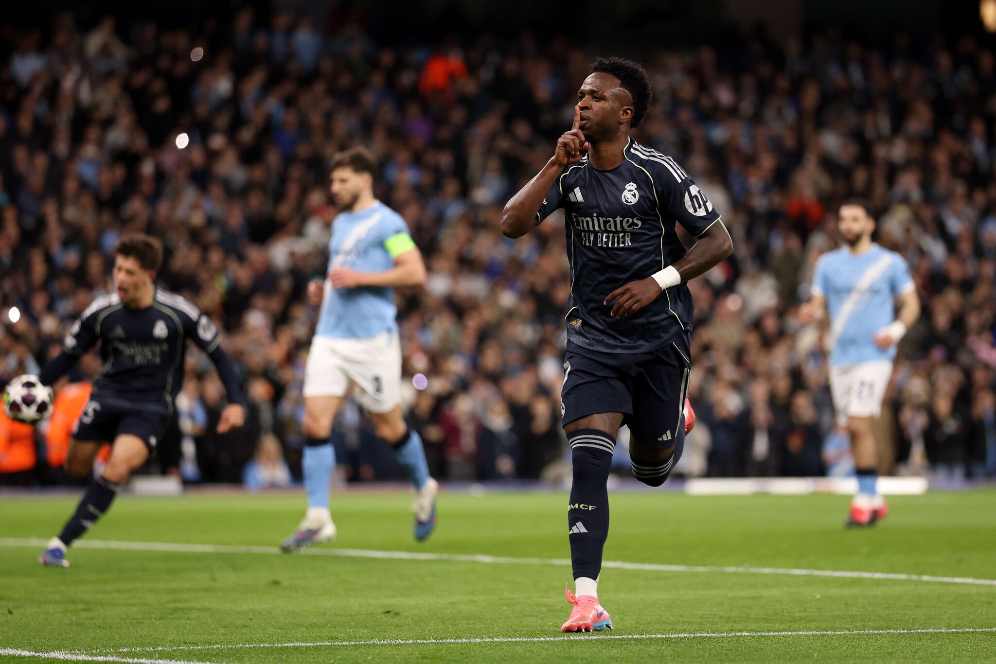 Arsenal ‘throw in the towel’ for Vinícius Jr.