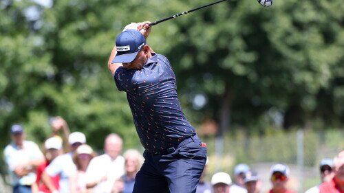 2026 BMW Championship: Scottie Scheffler battles through HFMD for another T-10 finish