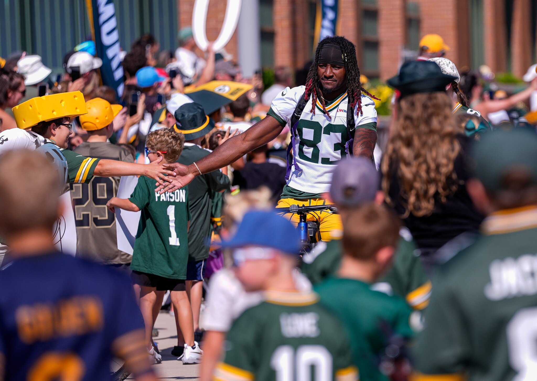 Packers fans flock to Lambeau Field for training camp start