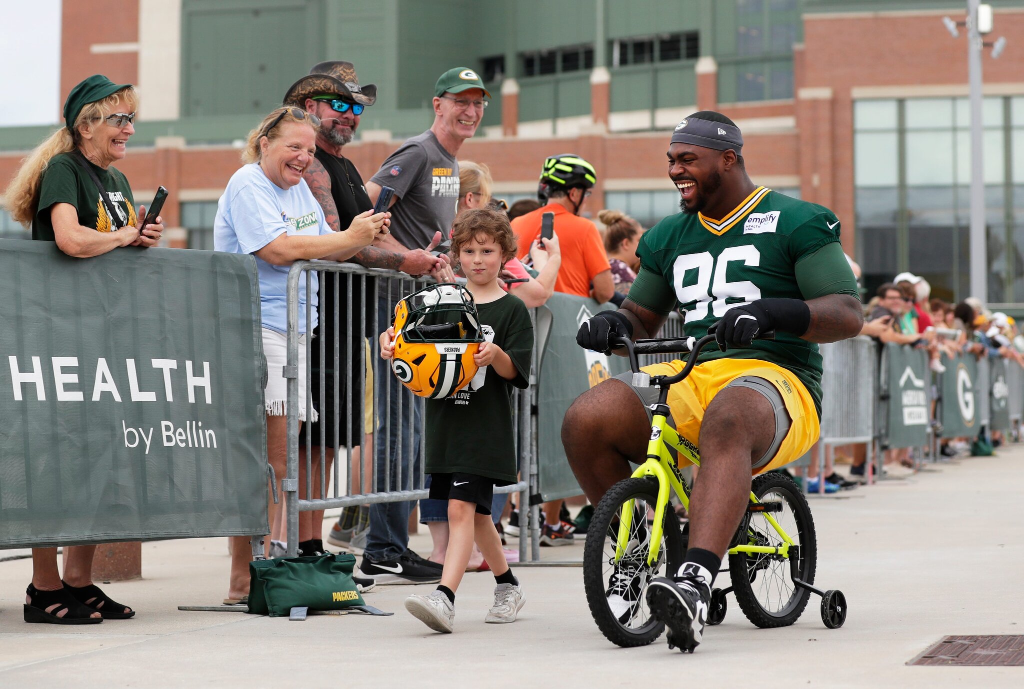 Green Bay Packers bike tradition connects generations of fans