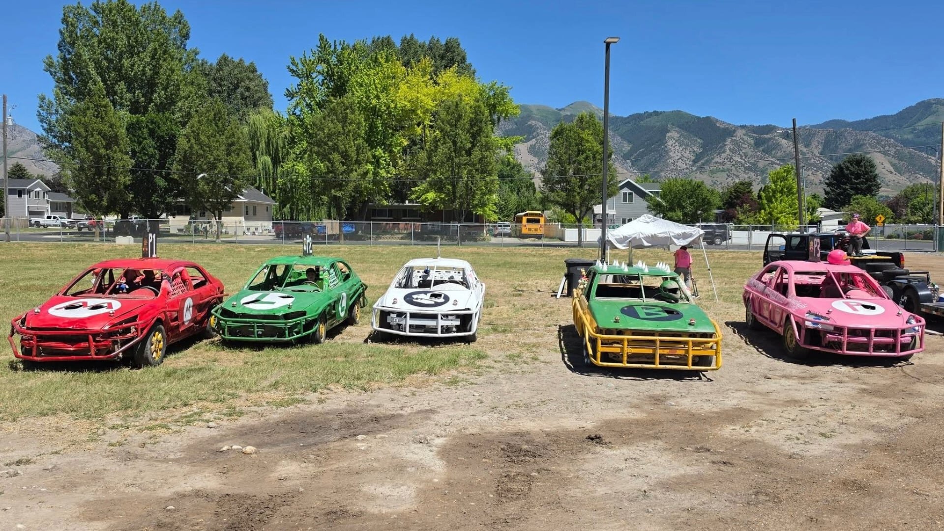 For $30 and a Junk Car, You Can Race While Crashing Into Your Rivals