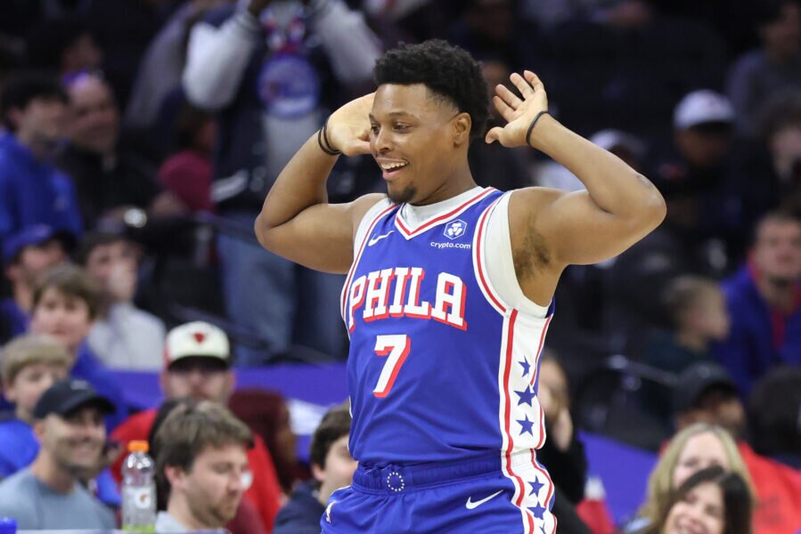 Best Team in the NBA in This’ – Kyle Lowry Gets a Vince Carter Treatment From the Raptors; Fans Love Team’s Gesture for 2019…