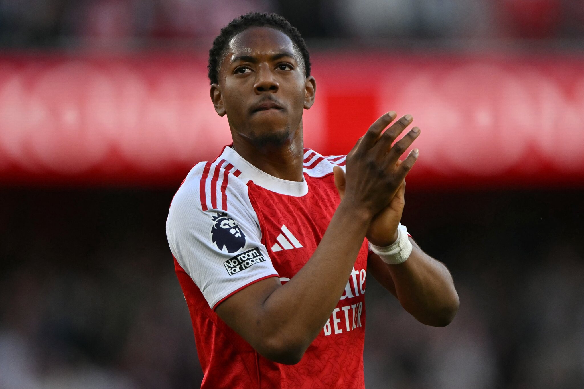 Man Utd consider move for Arsenal star, as the Gunners reportedly make progress in double deal