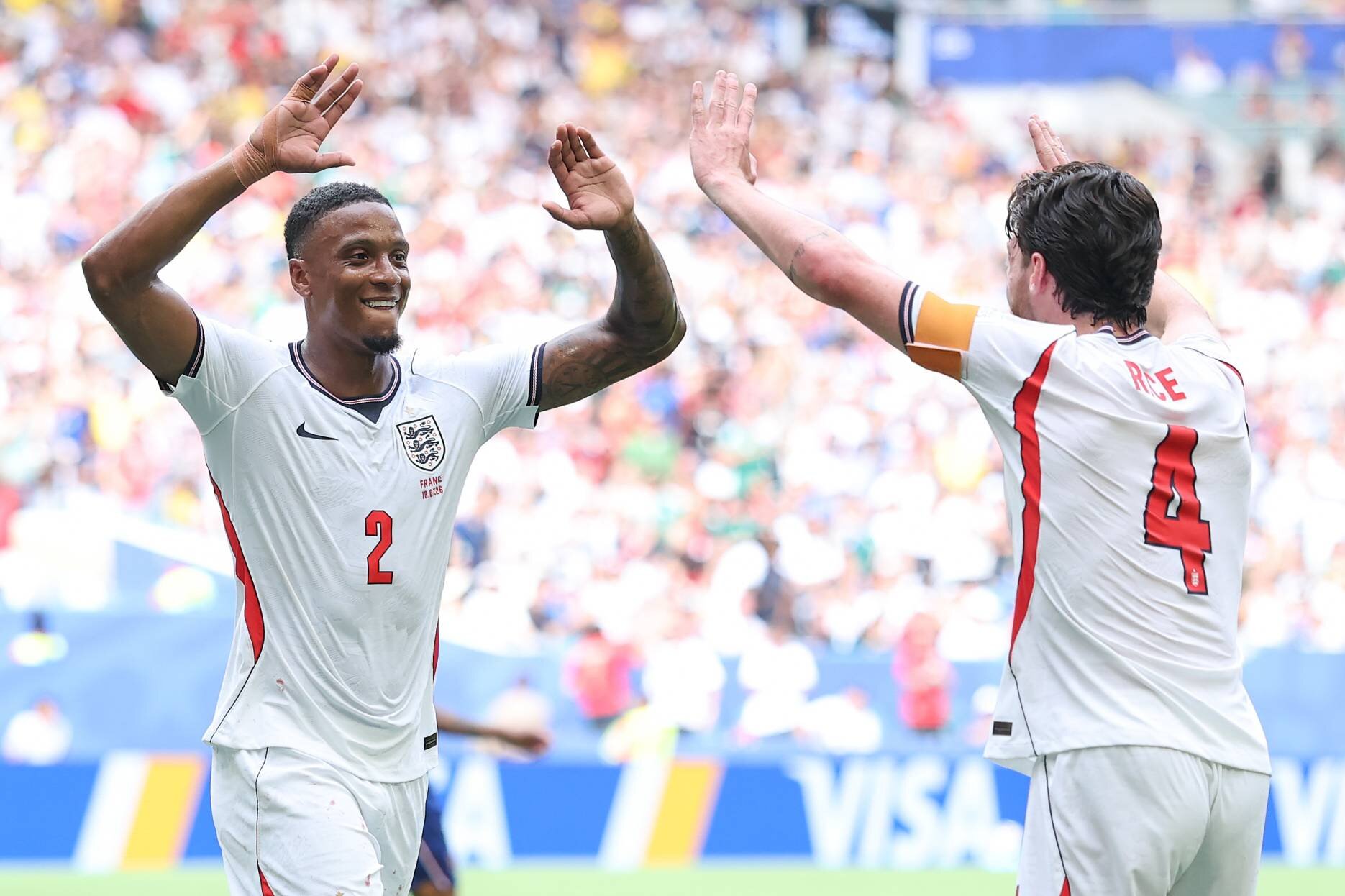 Arsenal close to agreeing signing of defender