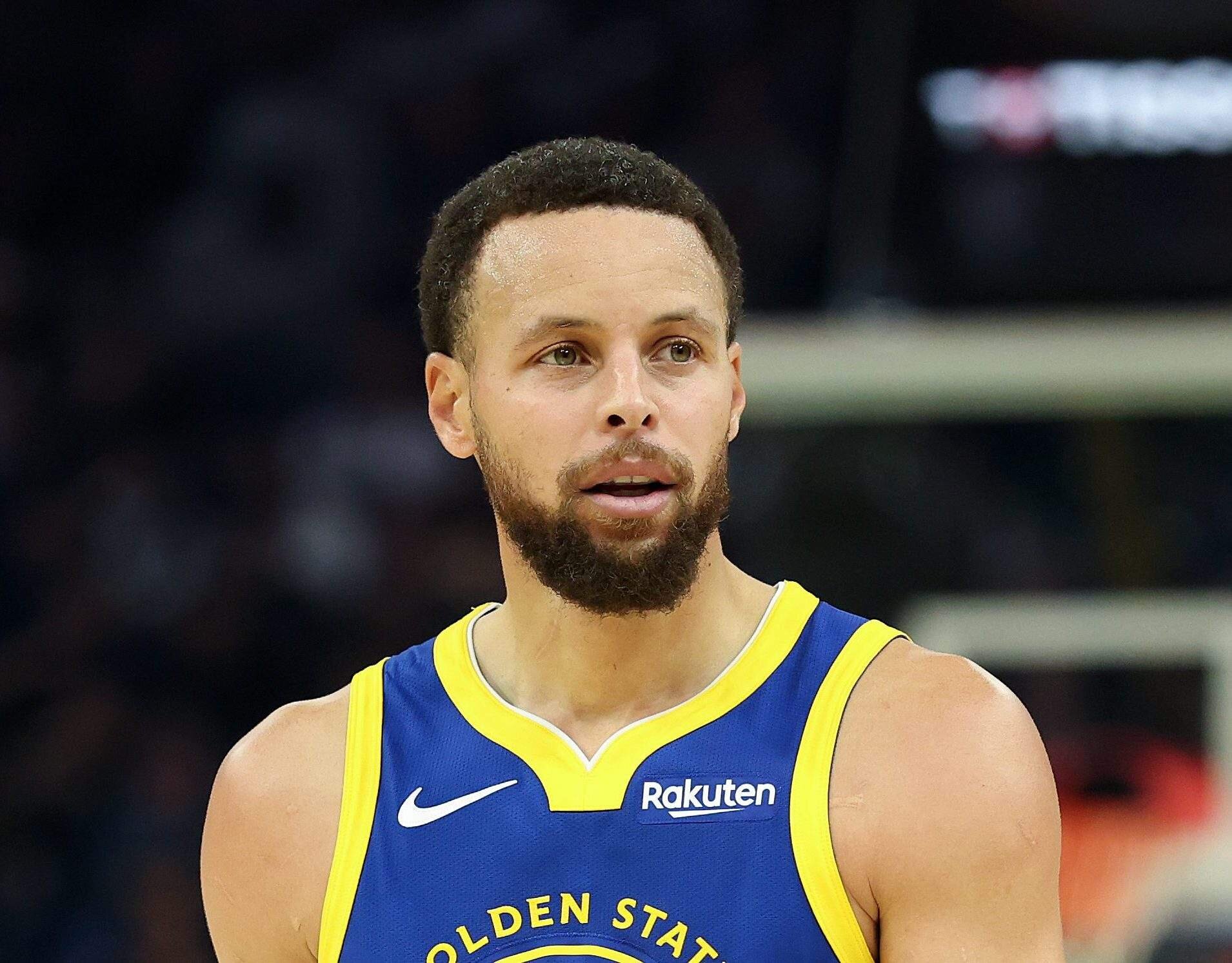 Mavericks Proposed to Trade for Steph Curry in Massive 3-Team Deal for 4 Stars