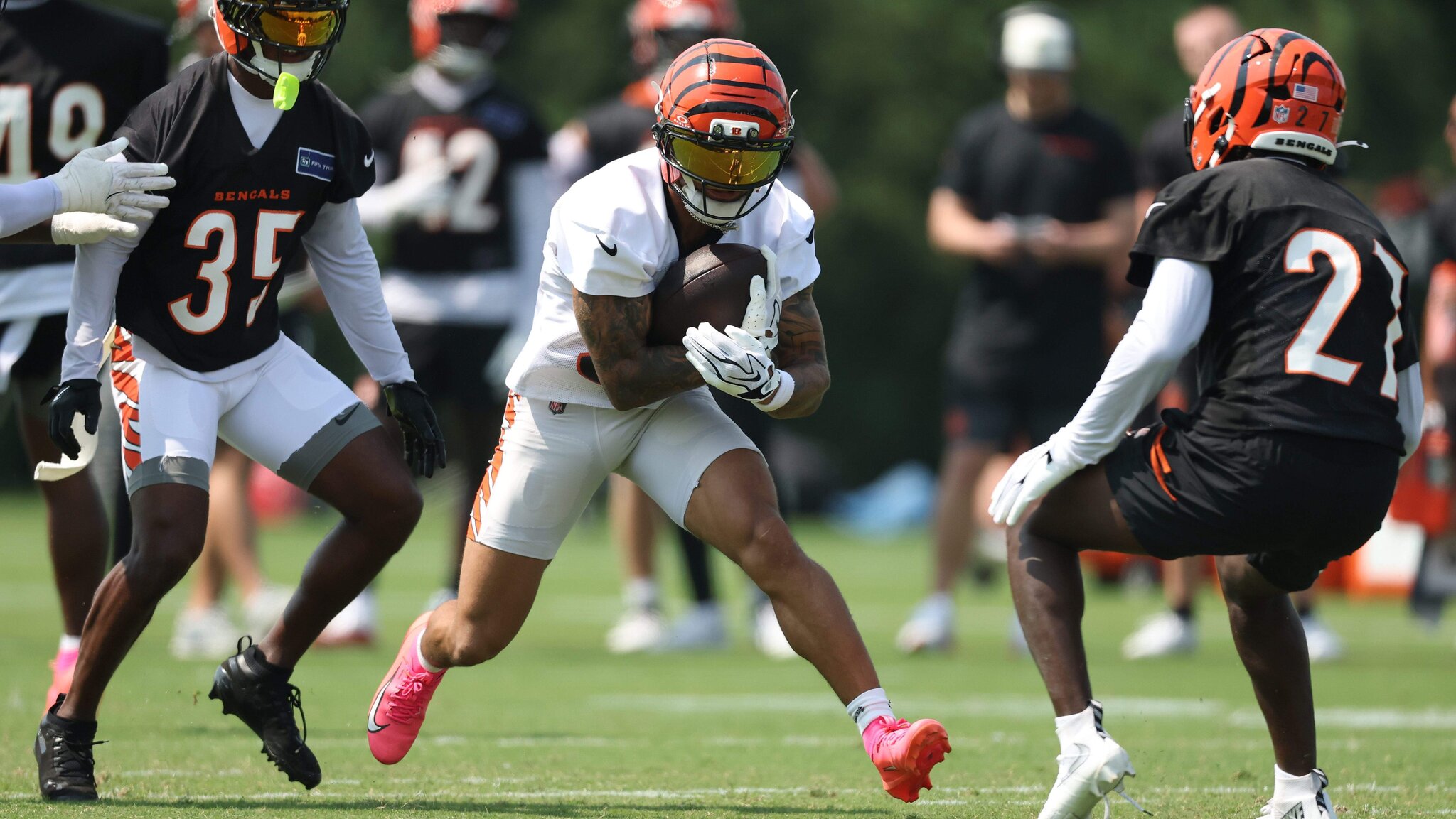 Cincinnati Bengals’ Offensive Standout Calls Defense ‘Top 5’ in NFL