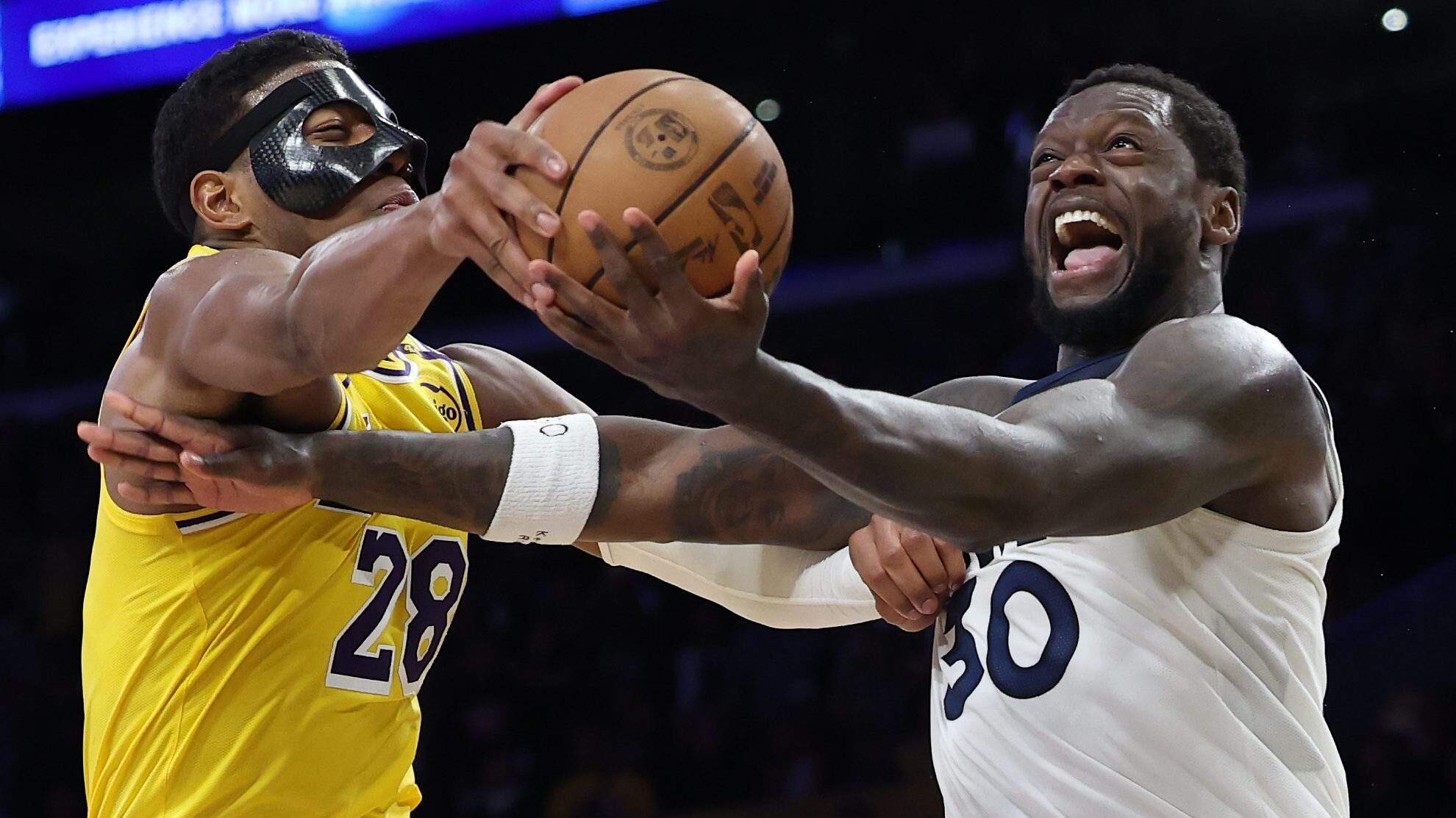 Lakers Proposed to Reunite With Julius Randle in Blockbuster Trade