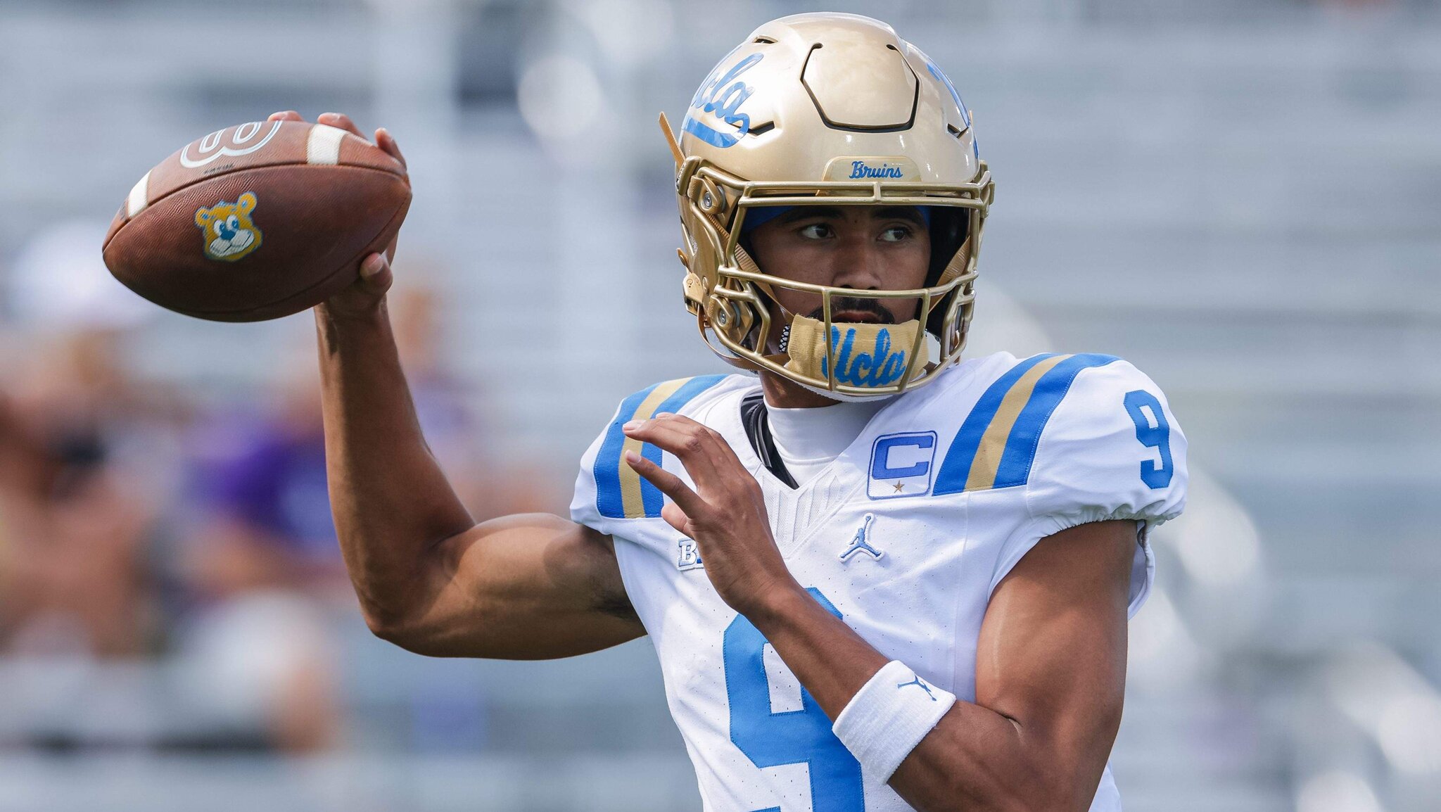 UCLA ‘Surging’ for Rising 2028 QB with Ties to Ex-Rams Star