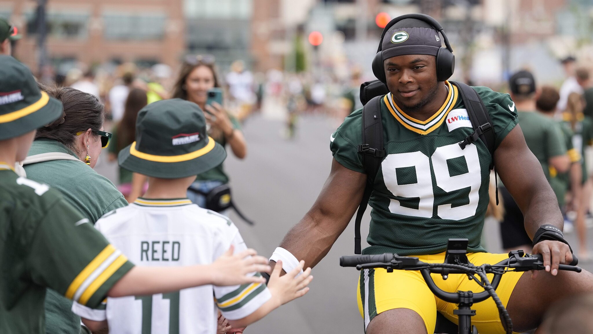 Packers Reveal Early Favorite to Replace Micah Parsons Week 1