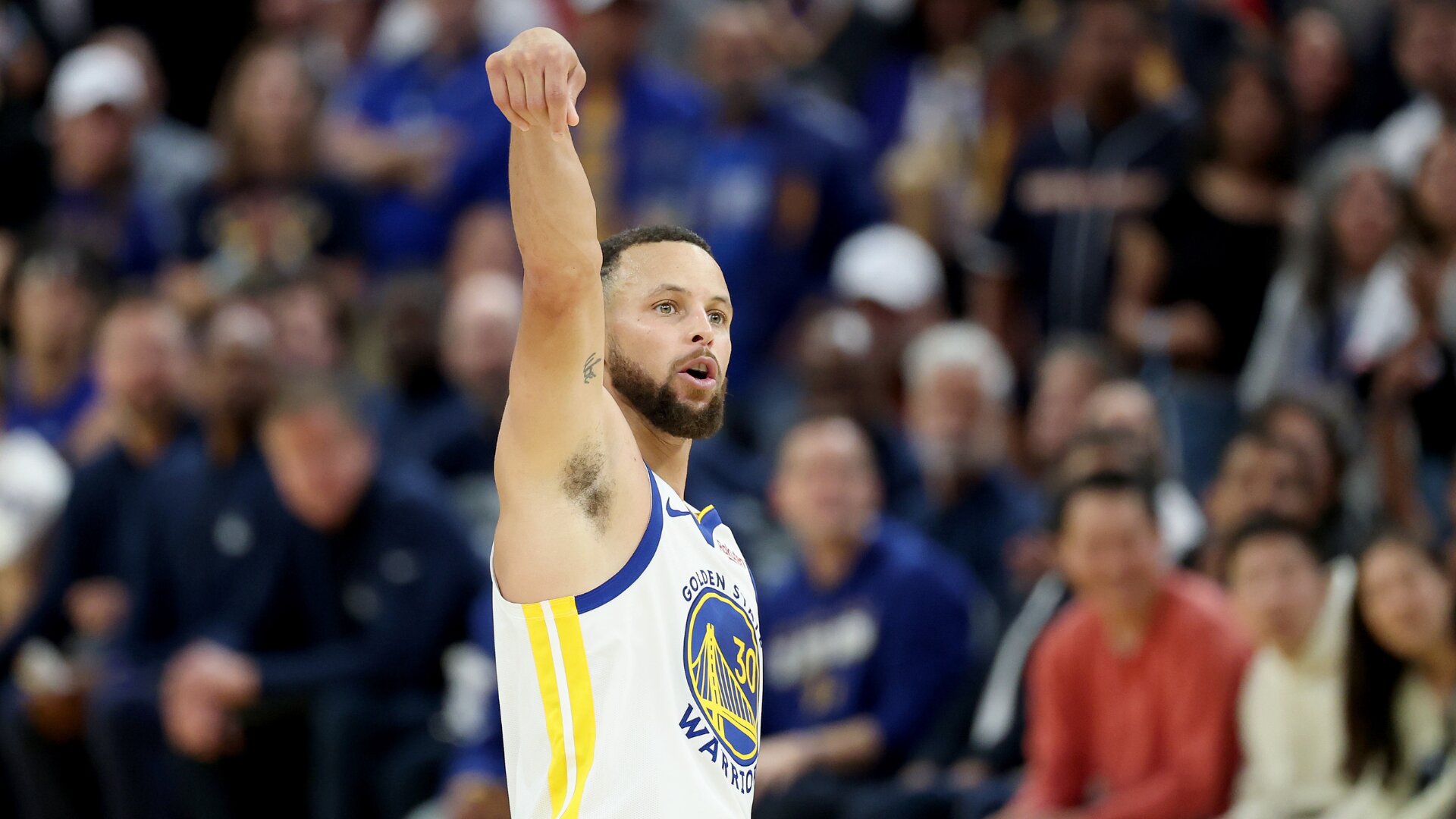Steph Curry Gets Challenged to 3-Point Shootout by WNBA Star