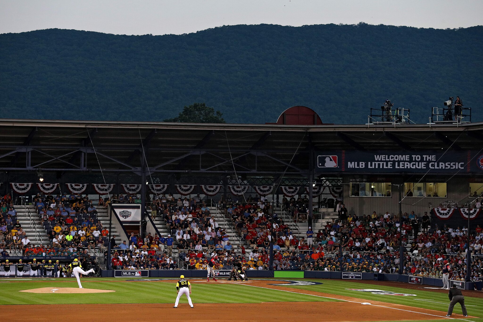 Where is the Little League Classic Being Played Between the Braves and Brewers?