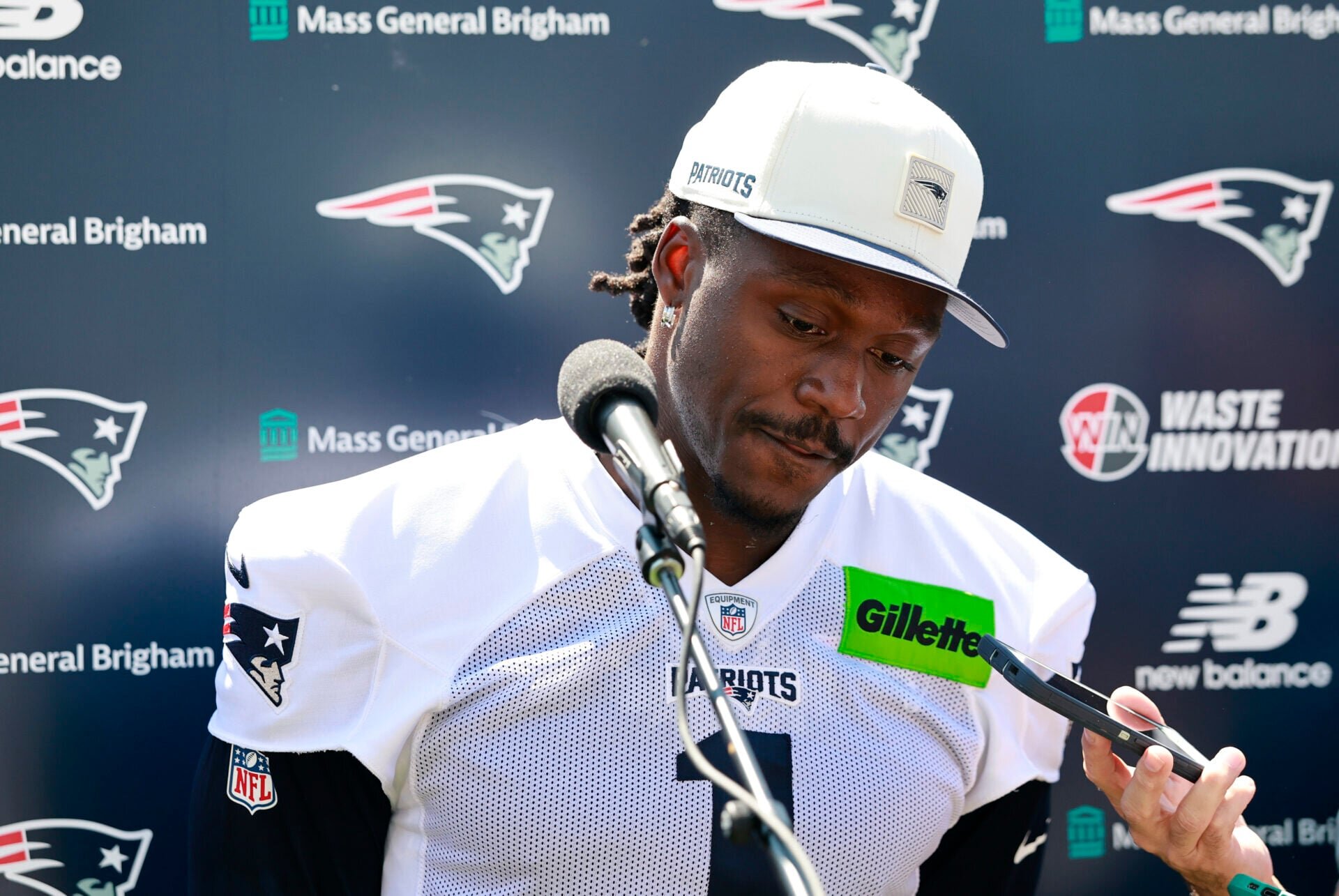 He’s already done’ – Philadelphia Eagles fans pick up on ‘miserable’ AJ Brown during Patriots camp