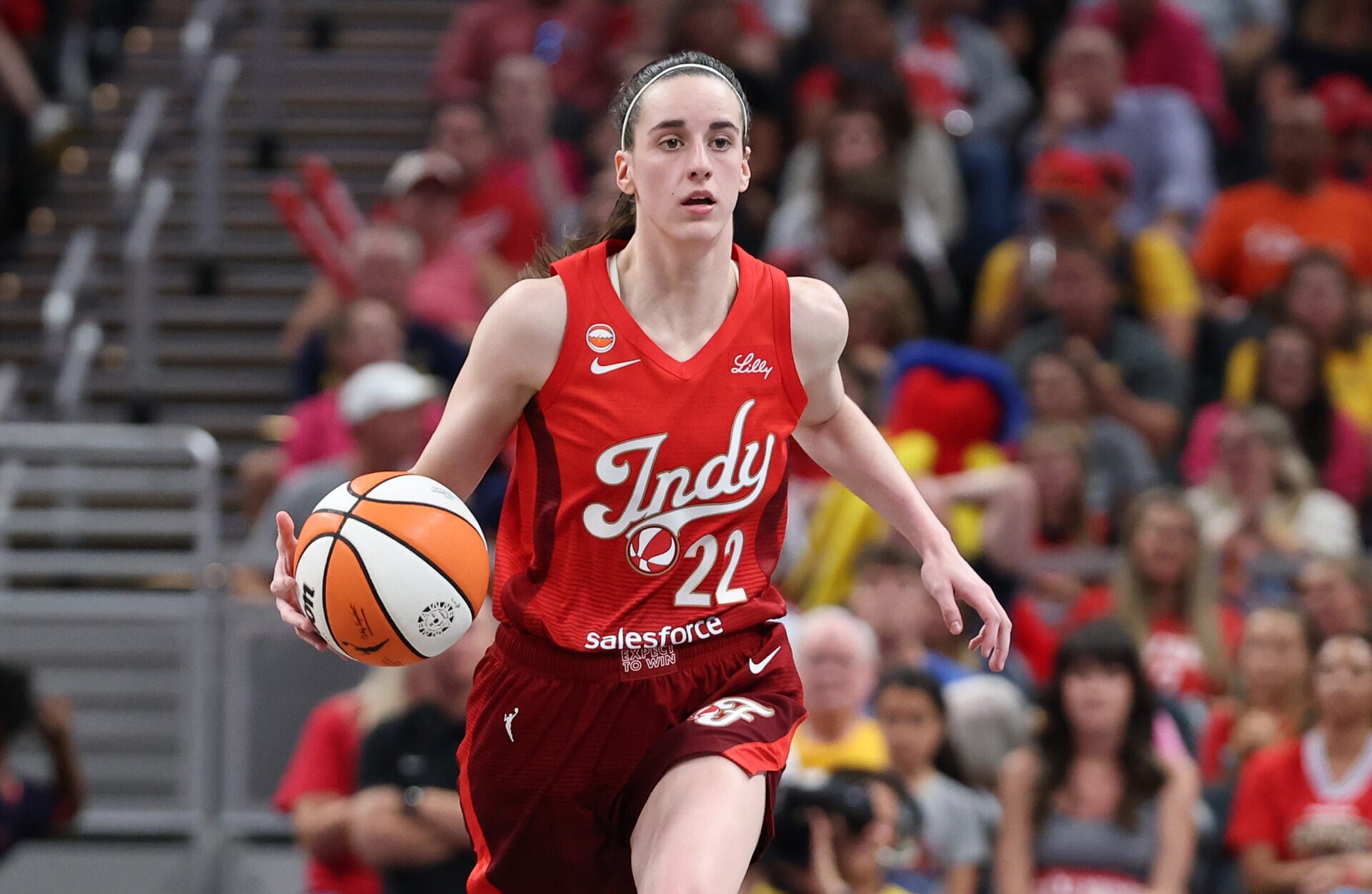 Caitlin Clark’s Iowa Hawkeyes coach sends her a powerful message amid historic WNBA season