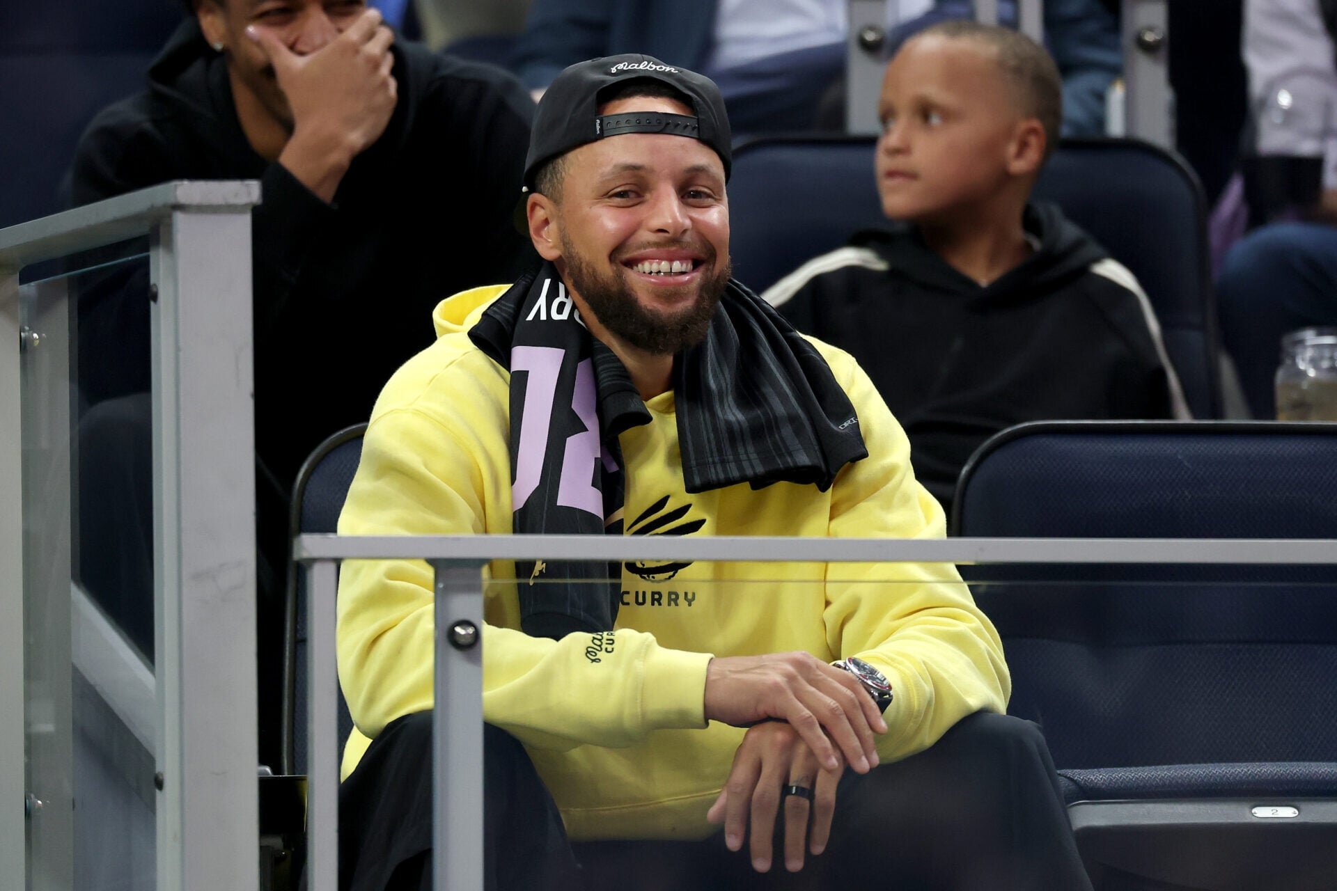 Warriors tipped to send Steph Curry to Rockets in blockbuster $172M deal for rising duo