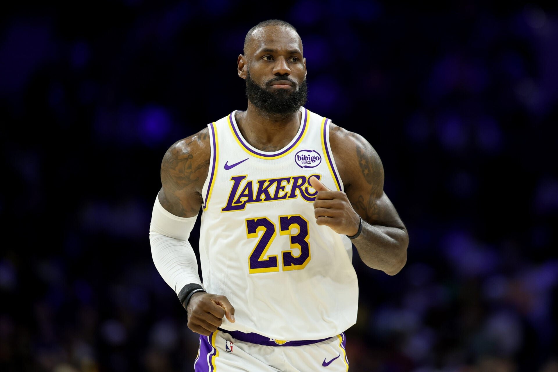 The reason why LeBron James can’t actually sign a two-year contract with Philadelphia 76ers (yet)