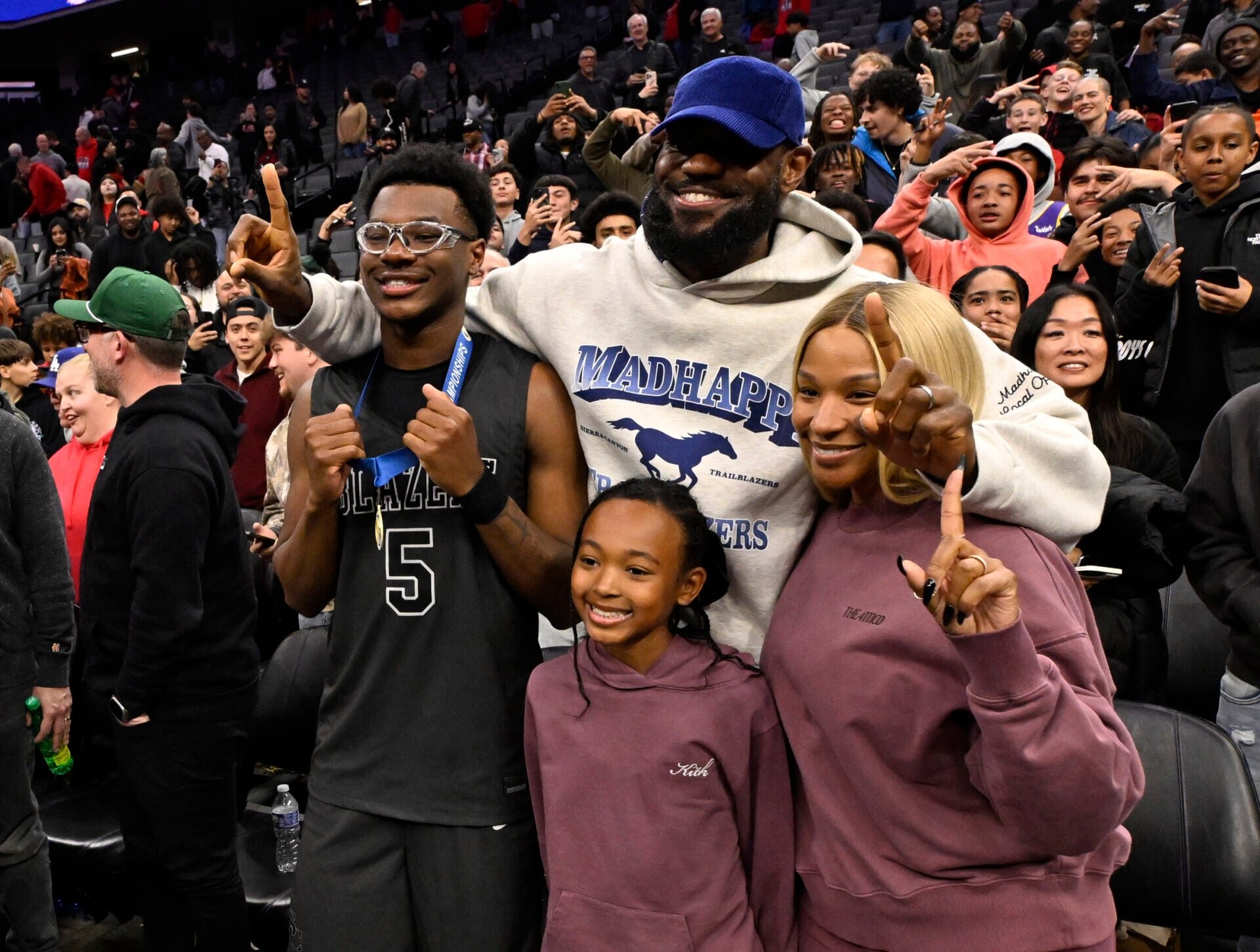 Excited’ Kylie Kelce sends heartfelt message to LeBron James and family after blockbuster 76ers move