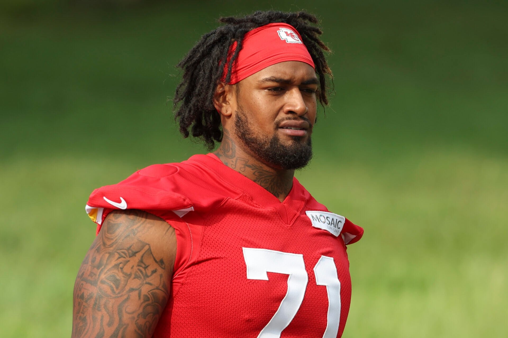 Chiefs make another trade amid potential concern about Josh Simmons before start of NFL season