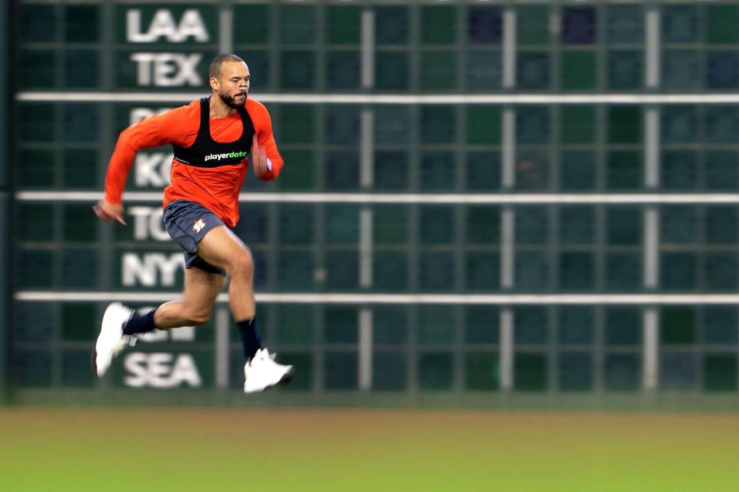 Houston Astros' Carlos Correa progressing well, could be ready to return sometime in September