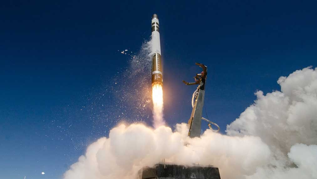 SpaceX Rivals Rocket Lab, AST SpaceMobile About To Report Earnings. What To Expect.
