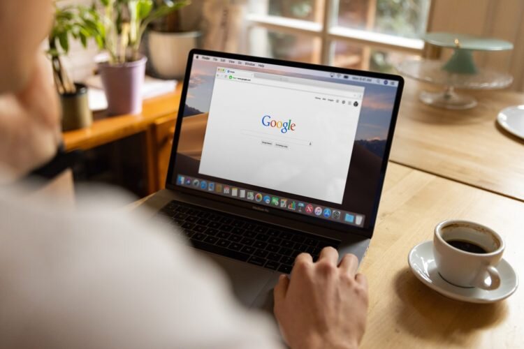Is Alphabet (GOOGL) Still One of the Best AI Stocks to Own?