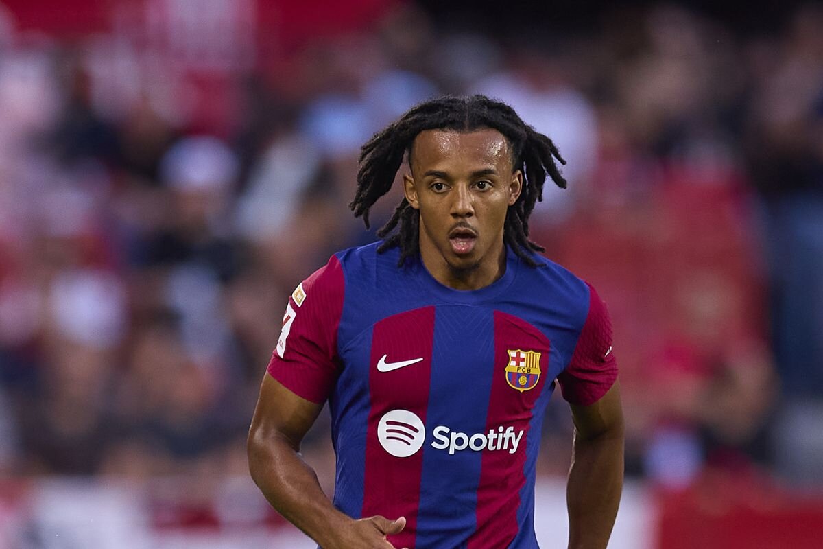 Arsenal facing double Premier League challenge for Barcelona star