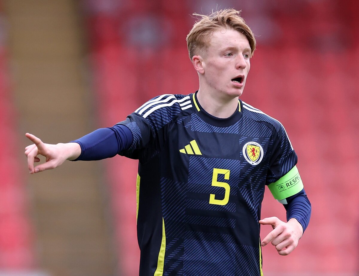 Official: Arsenal defender Callan Hamill “delighted” to sign first professional contract