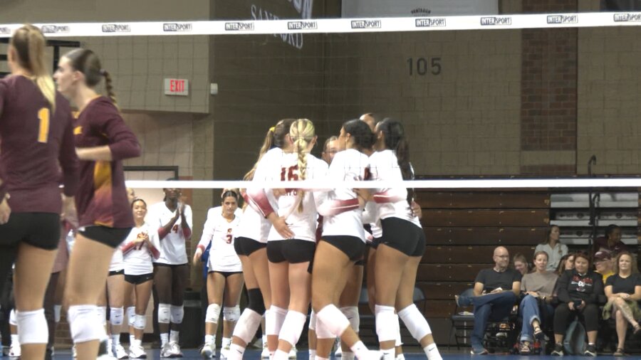 Minnesota, USC earn sweeps at State Farm VB Showcase