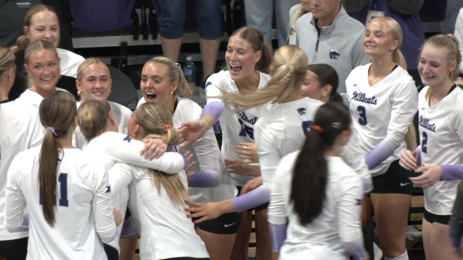 K-State volleyball sweeps Oklahoma to wrap up preseason