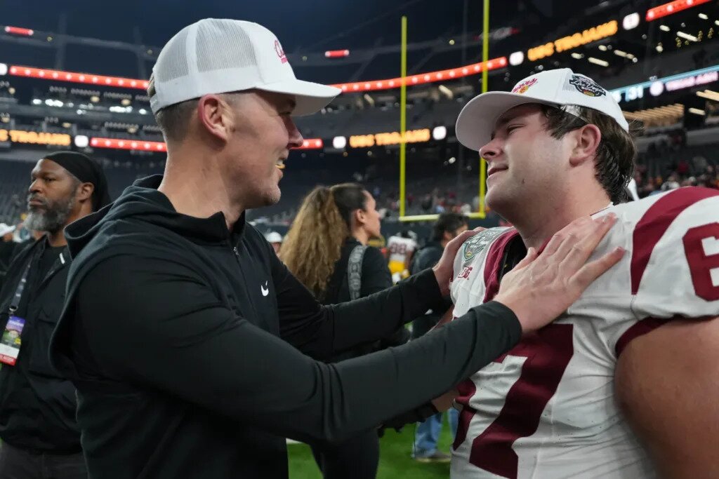 USC Dealt Crushing Blow With Season-Ending OL Injury