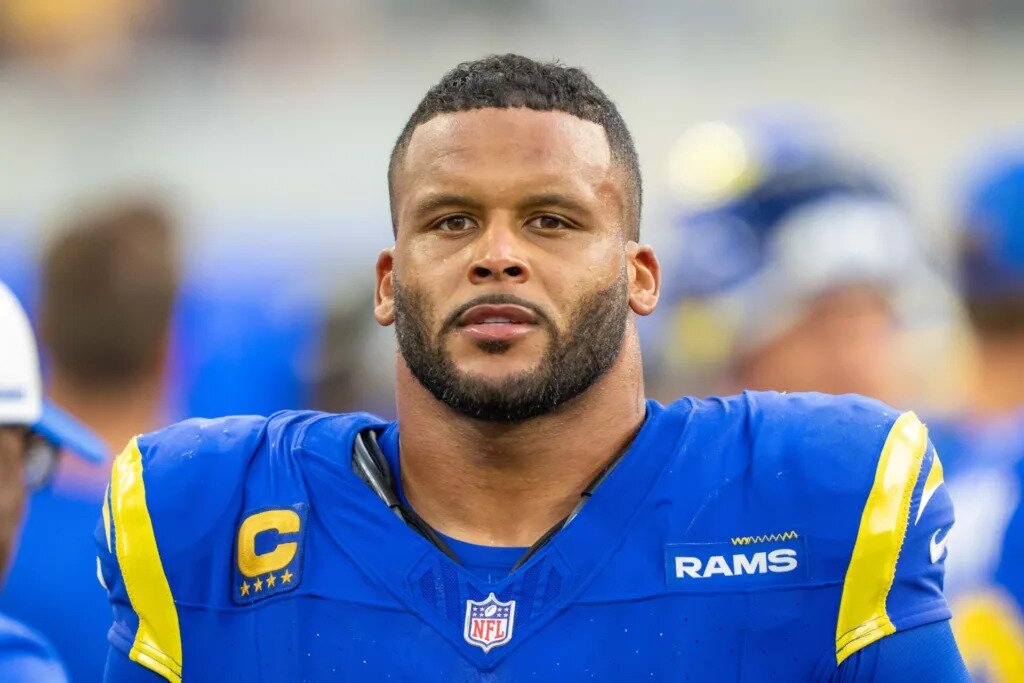 Aaron Donald’s Surprise Rams Practice Appearance Fuels Return Buzz