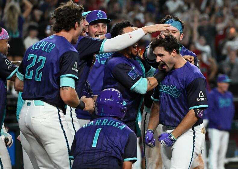Dodgers fall to Diamondbacks on a walk-off homer as losing skid reaches 7 games